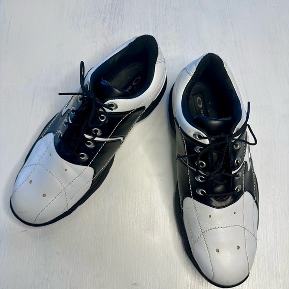 Oakley Other - Oakley Men’s Golf Shoes Black & White Leather Cleated – Size 8.5